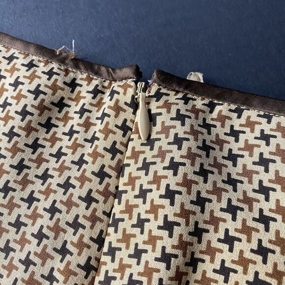Nine West Brown Print Skirt 100% silk size 12 Women's Casual Workwear Zip - Picture 7 of 14
